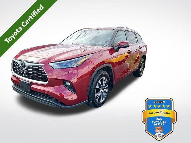 used 2022 Toyota Highlander car, priced at $37,695