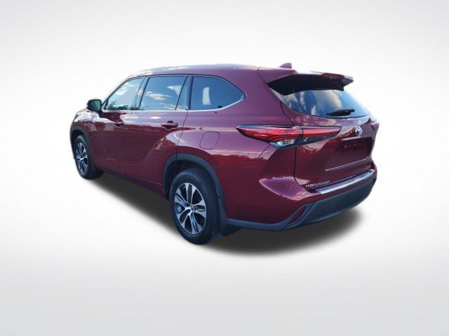 used 2022 Toyota Highlander car, priced at $37,695