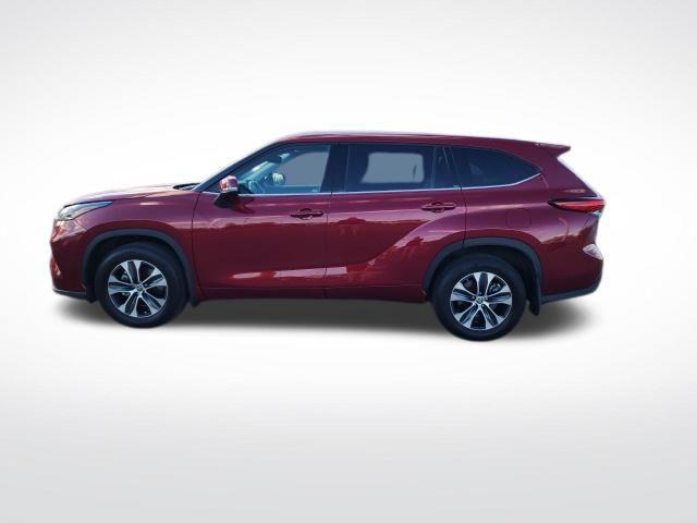 used 2022 Toyota Highlander car, priced at $37,695