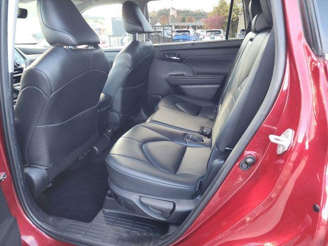 used 2022 Toyota Highlander car, priced at $37,695