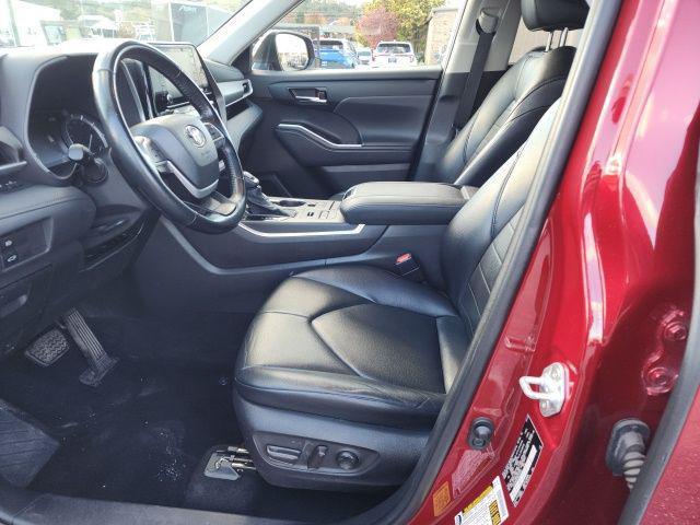 used 2022 Toyota Highlander car, priced at $37,695