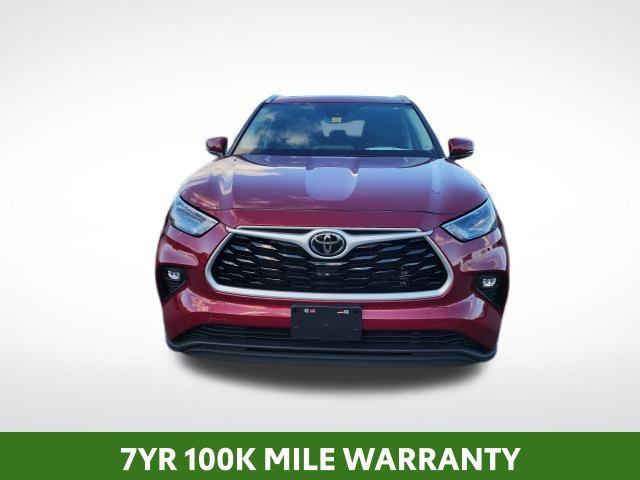 used 2022 Toyota Highlander car, priced at $37,695