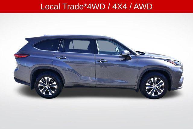 used 2022 Toyota Highlander car, priced at $33,900