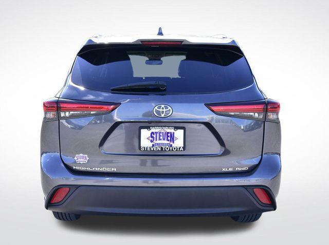 used 2022 Toyota Highlander car, priced at $33,900