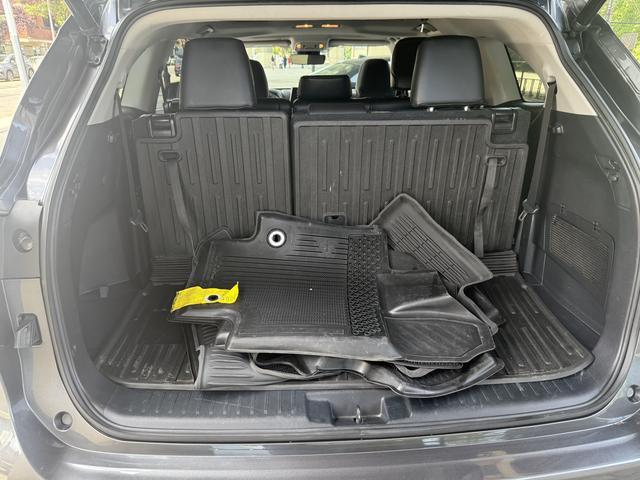 used 2022 Toyota Highlander car, priced at $39,685