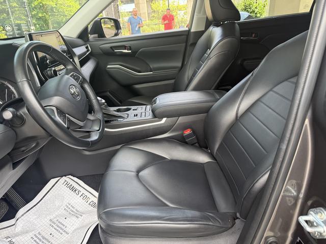 used 2022 Toyota Highlander car, priced at $39,685