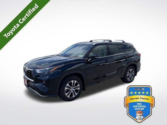 used 2022 Toyota Highlander car, priced at $38,000