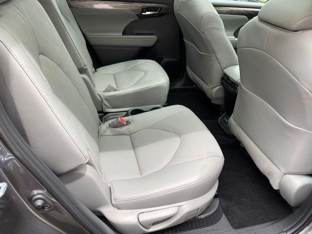 new 2025 Toyota Highlander Hybrid car, priced at $58,397