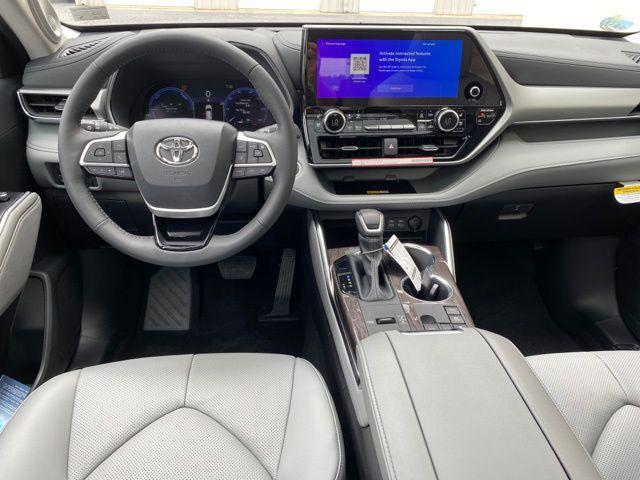 new 2025 Toyota Highlander Hybrid car, priced at $58,397
