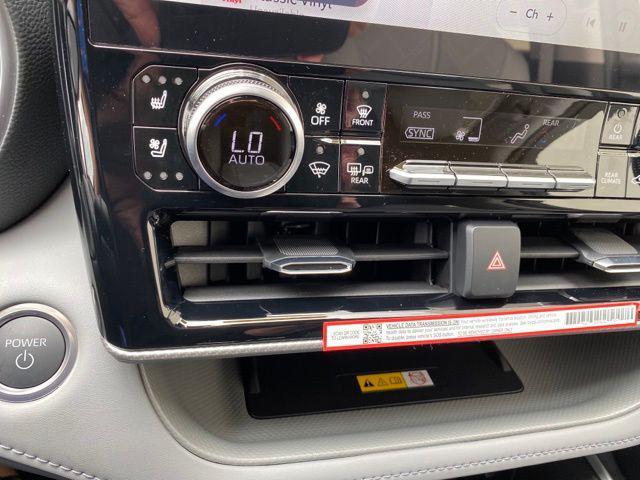 new 2025 Toyota Highlander Hybrid car, priced at $58,397