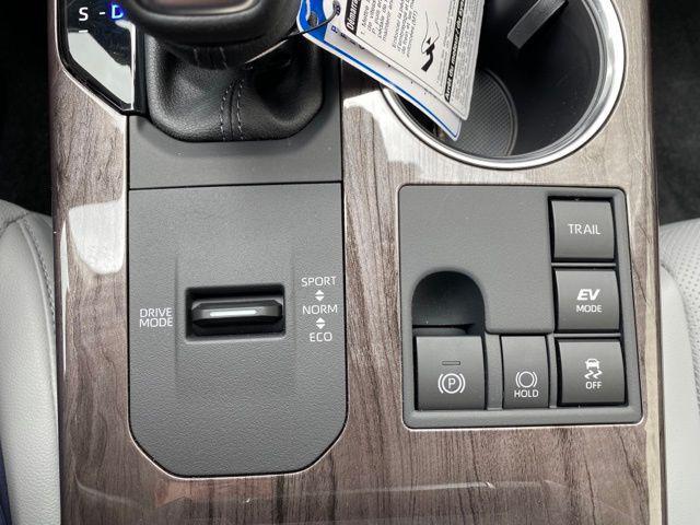 new 2025 Toyota Highlander Hybrid car, priced at $58,397