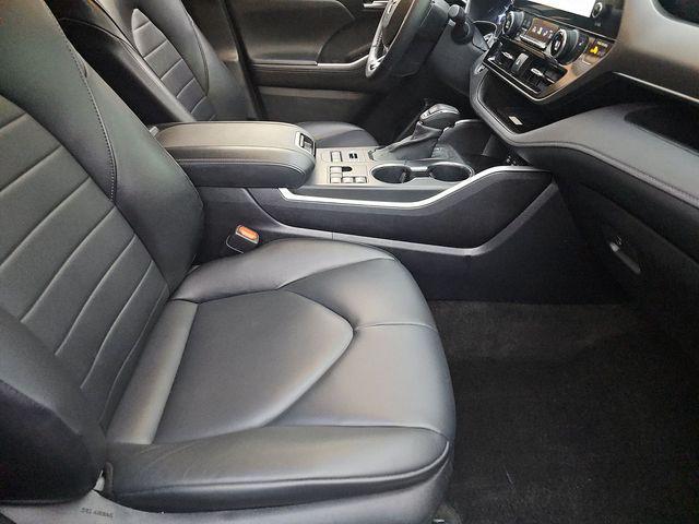 used 2023 Toyota Highlander car, priced at $38,300