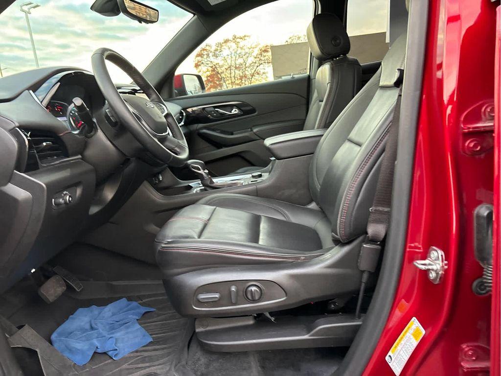 used 2023 Chevrolet Traverse car, priced at $36,698
