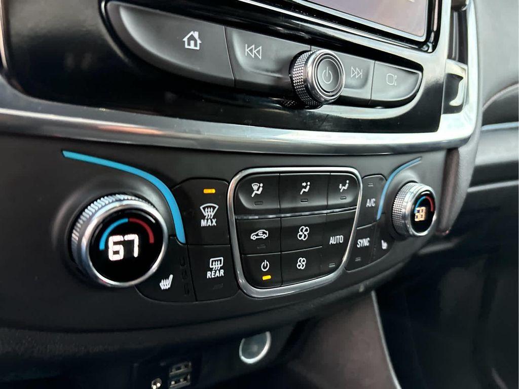 used 2023 Chevrolet Traverse car, priced at $36,698