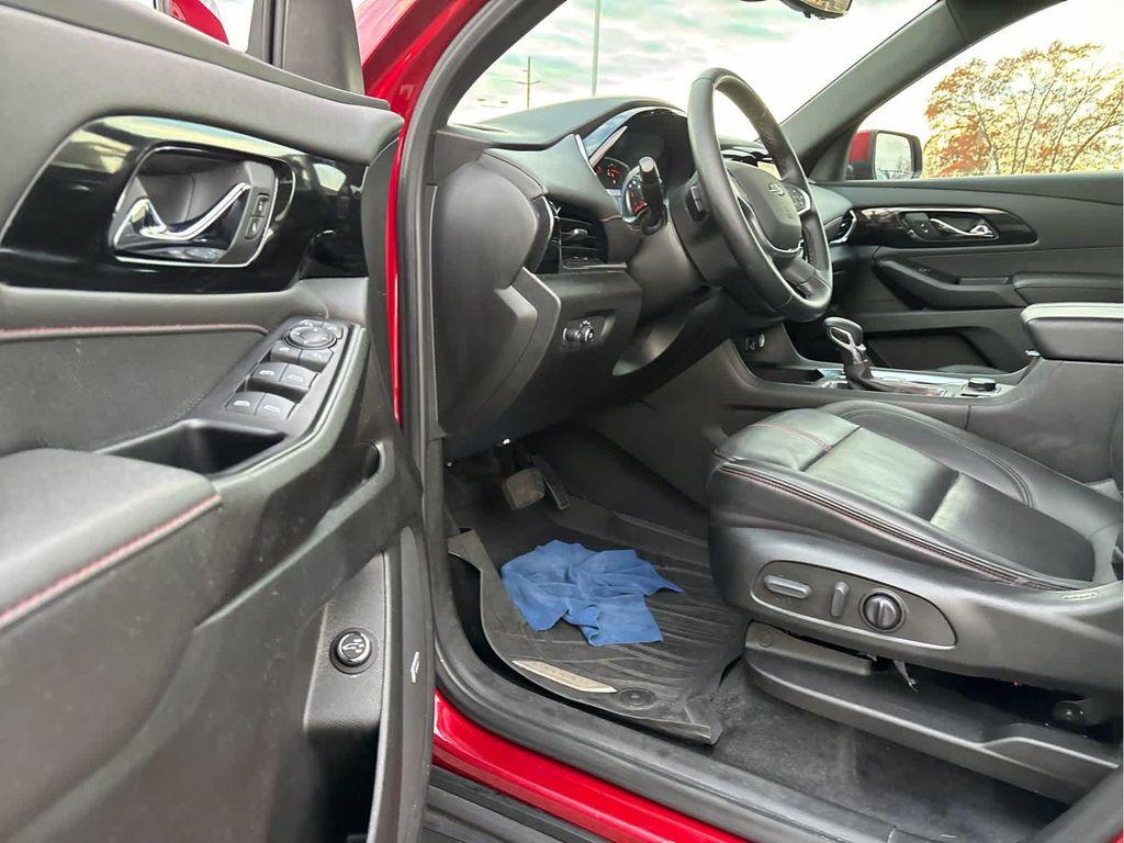 used 2023 Chevrolet Traverse car, priced at $36,698