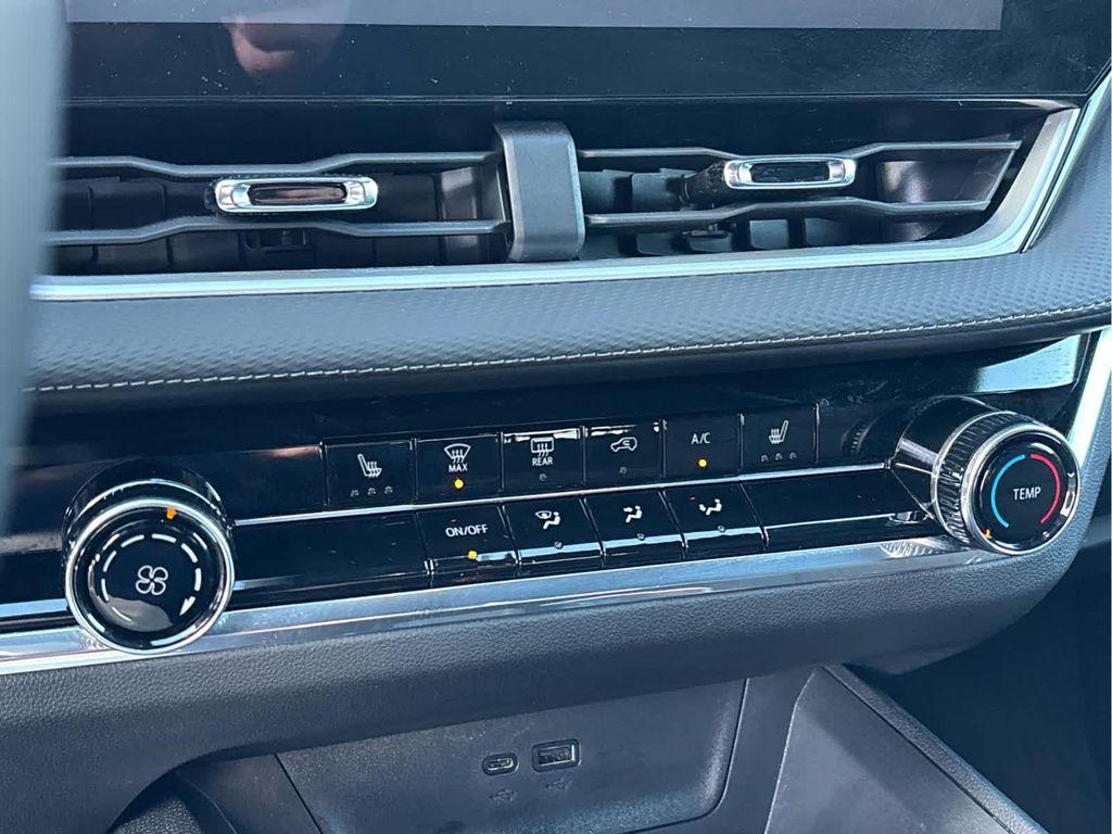 used 2025 Chevrolet Equinox car, priced at $30,997