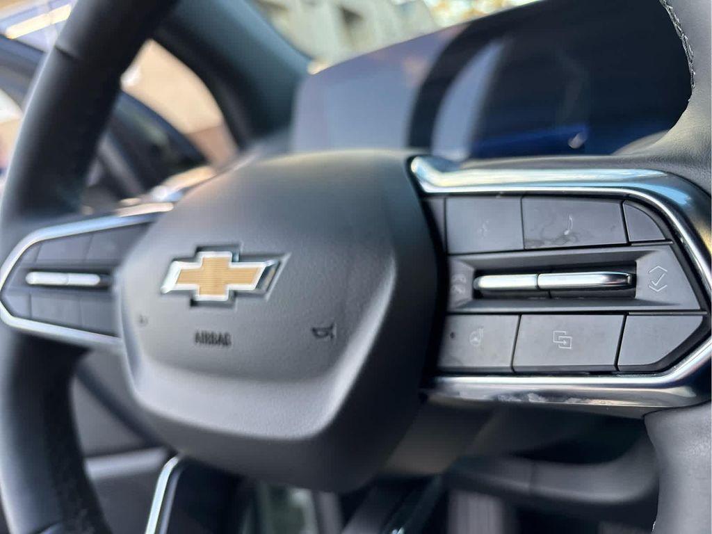 used 2025 Chevrolet Equinox car, priced at $30,997