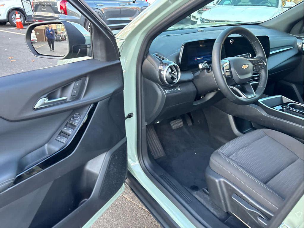 used 2025 Chevrolet Equinox car, priced at $30,997