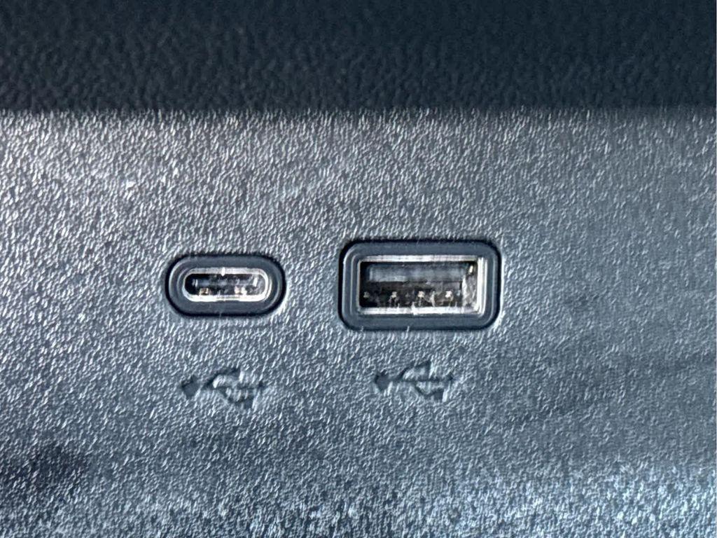 used 2025 Chevrolet Equinox car, priced at $30,997