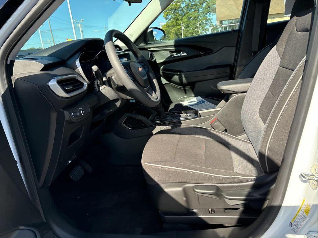 used 2023 Chevrolet TrailBlazer car, priced at $21,937