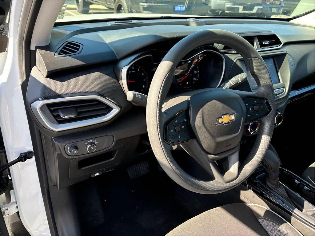 used 2023 Chevrolet TrailBlazer car, priced at $21,937