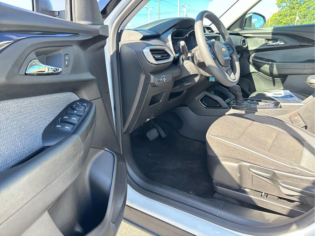 used 2023 Chevrolet TrailBlazer car, priced at $21,937