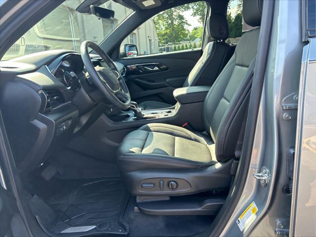used 2023 Chevrolet Traverse car, priced at $39,474