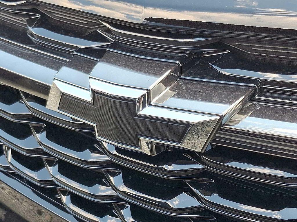 new 2025 Chevrolet Trax car, priced at $27,612