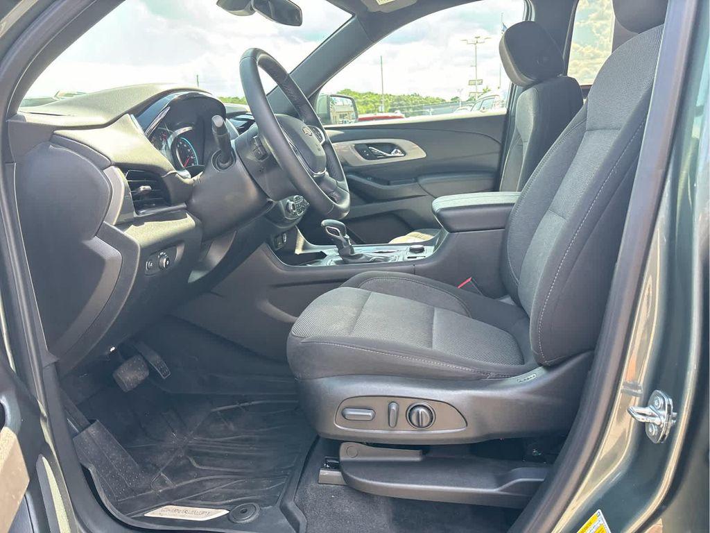 used 2023 Chevrolet Traverse car, priced at $24,781