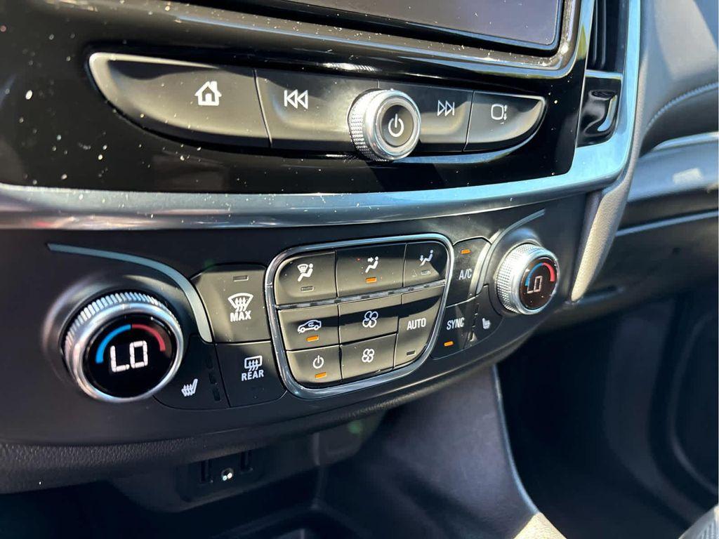 used 2023 Chevrolet Traverse car, priced at $29,868