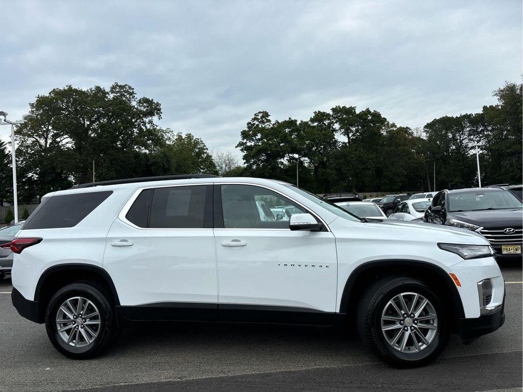 used 2023 Chevrolet Traverse car, priced at $32,096