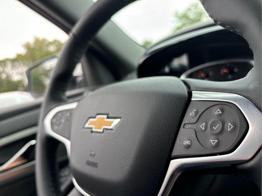 used 2023 Chevrolet Traverse car, priced at $32,096