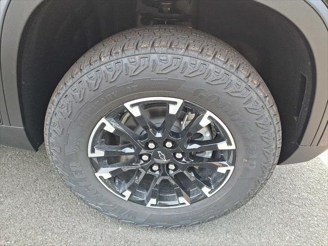 new 2025 Chevrolet Traverse car, priced at $50,057