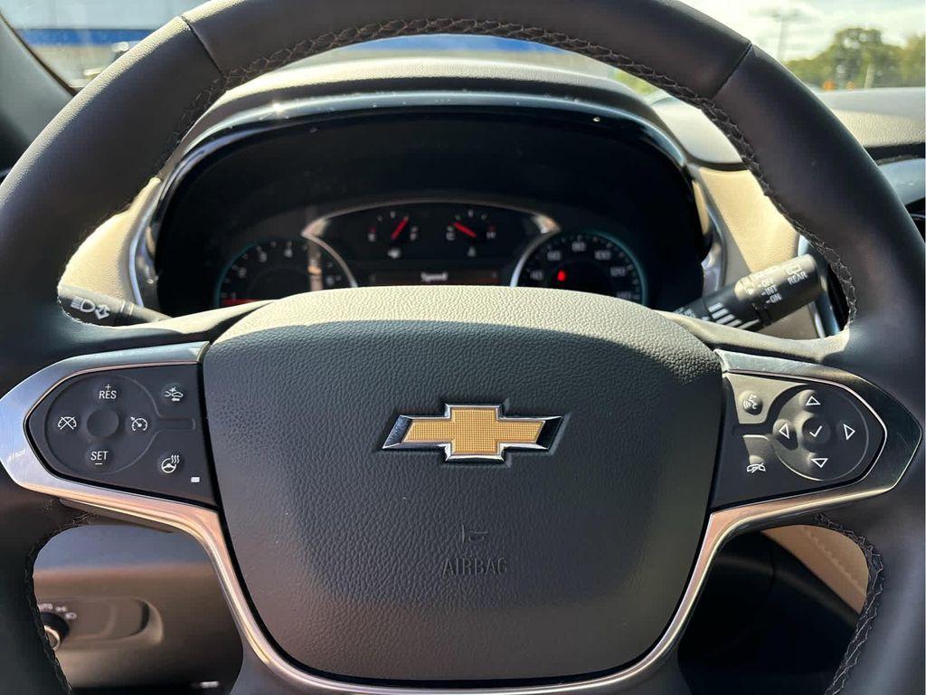 used 2023 Chevrolet Traverse car, priced at $35,129