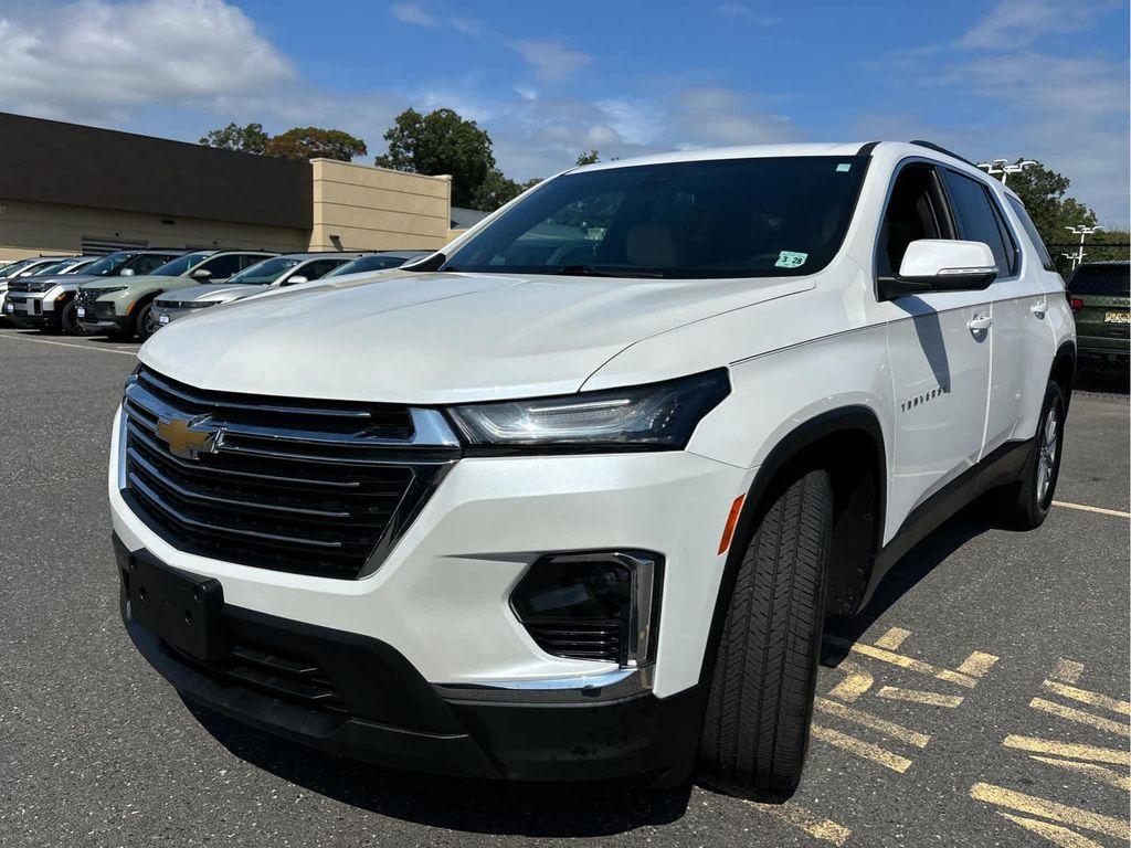 used 2023 Chevrolet Traverse car, priced at $35,129