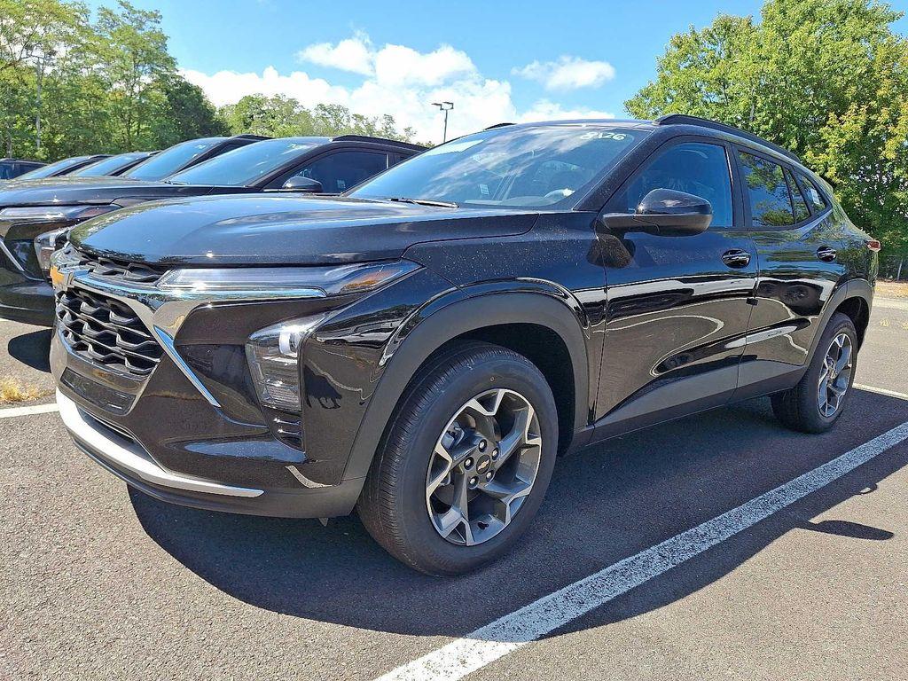 new 2025 Chevrolet Trax car, priced at $25,512