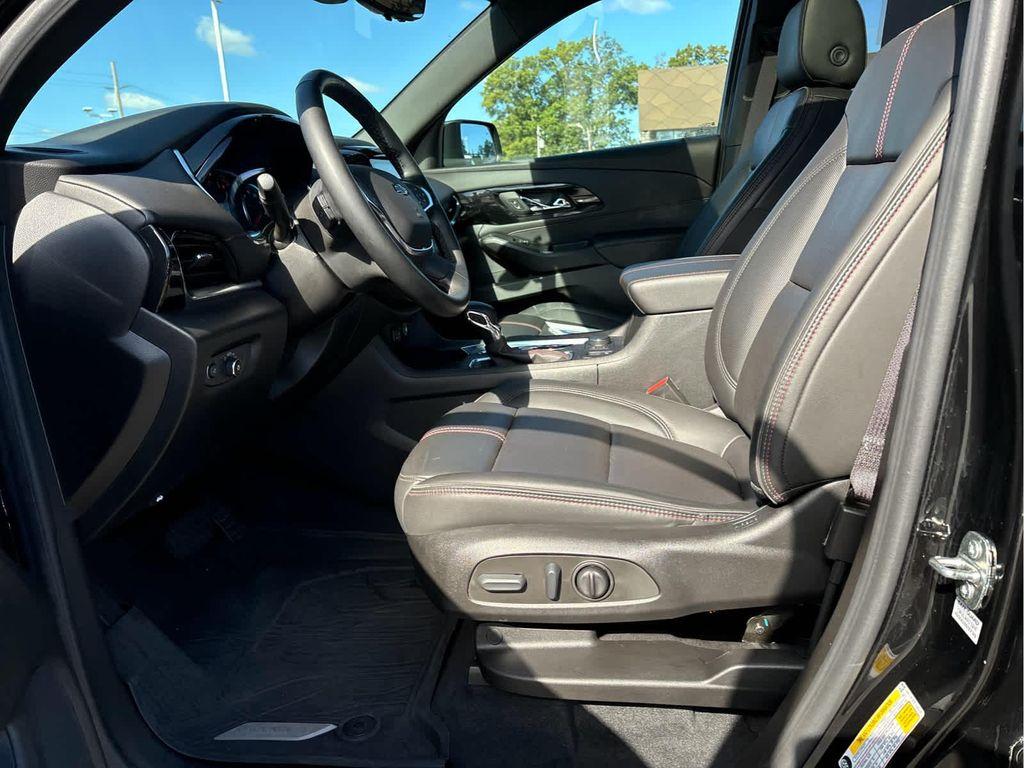 used 2023 Chevrolet Traverse car, priced at $37,095