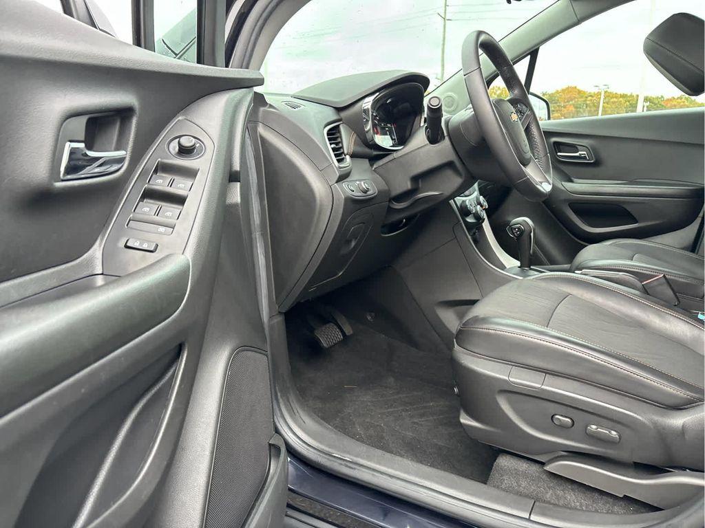 used 2022 Chevrolet Trax car, priced at $20,937