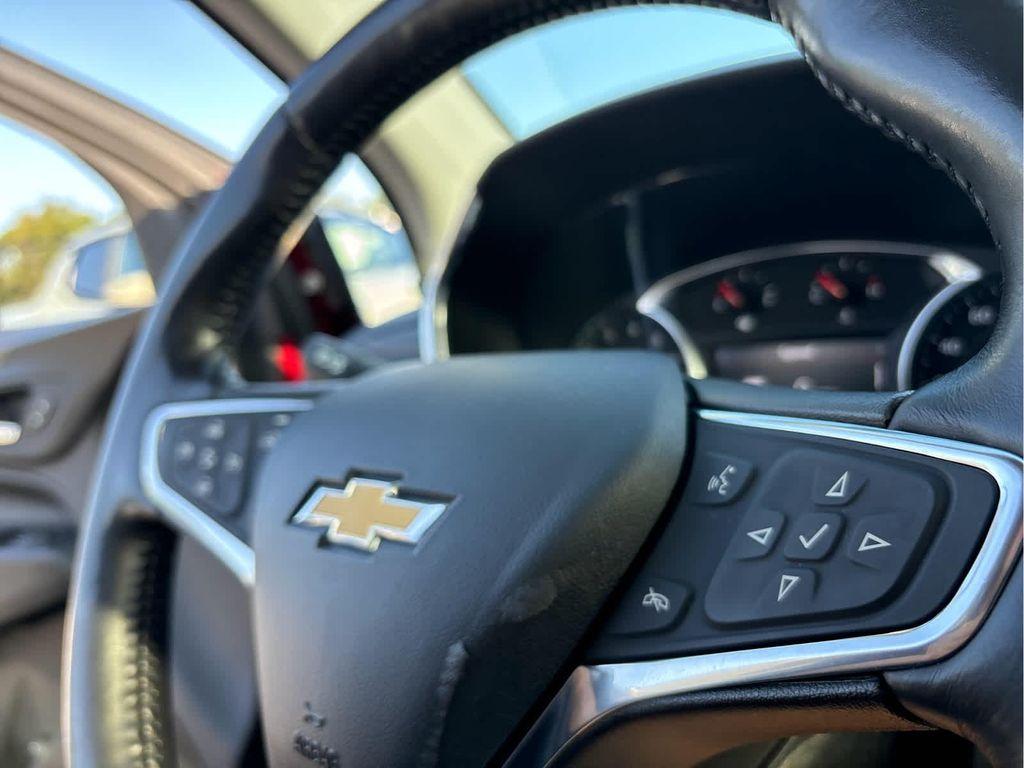 used 2021 Chevrolet Equinox car, priced at $24,937