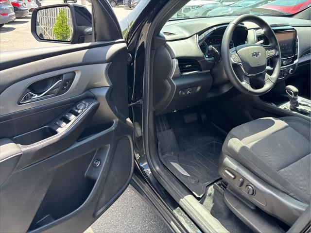 used 2022 Chevrolet Traverse car, priced at $27,988