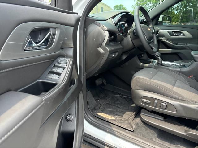 used 2023 Chevrolet Traverse car, priced at $32,956