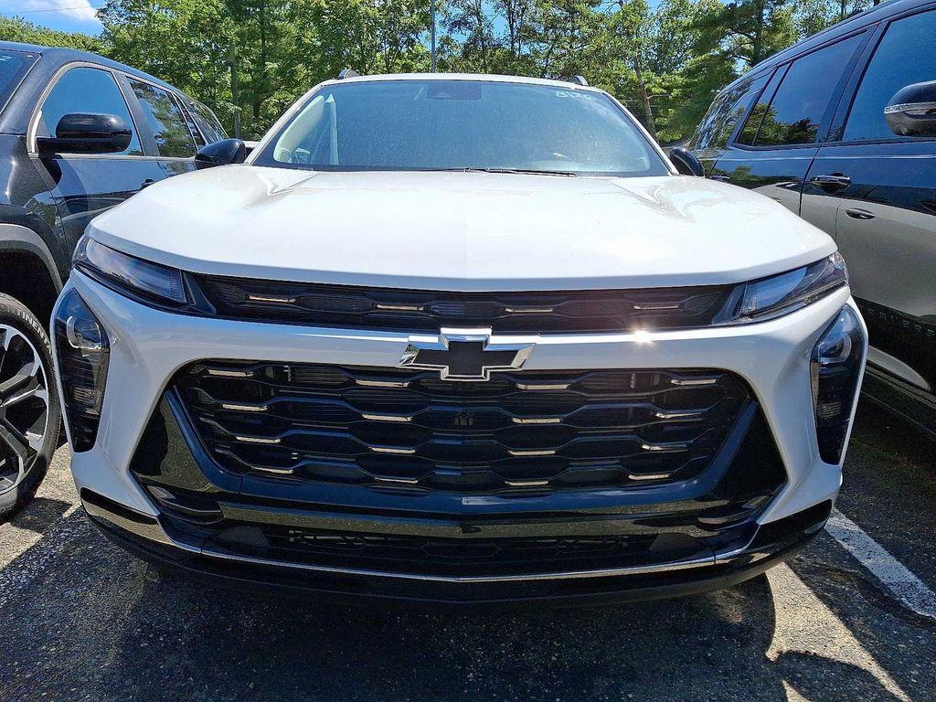 new 2025 Chevrolet Trax car, priced at $27,612