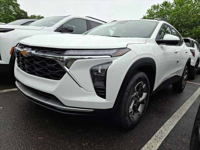 new 2025 Chevrolet Trax car, priced at $26,049