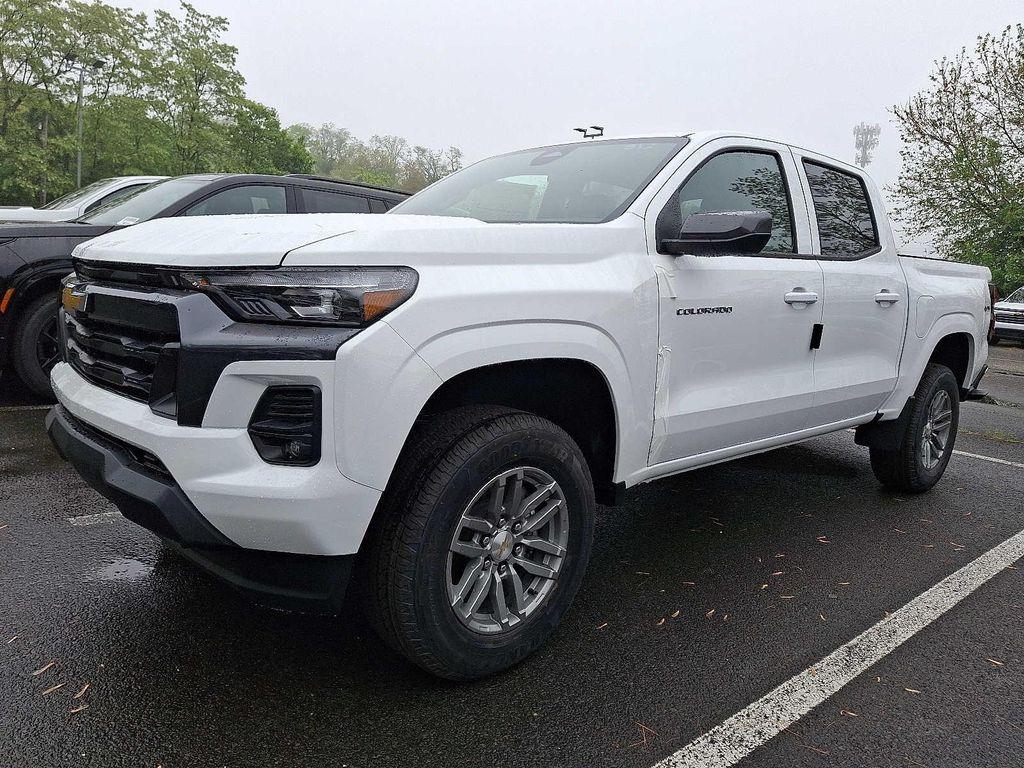new 2025 Chevrolet Colorado car, priced at $43,267