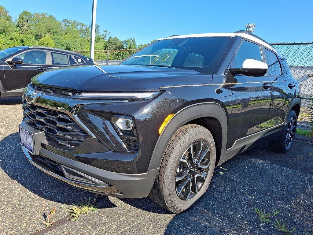 new 2025 Chevrolet TrailBlazer car, priced at $28,523