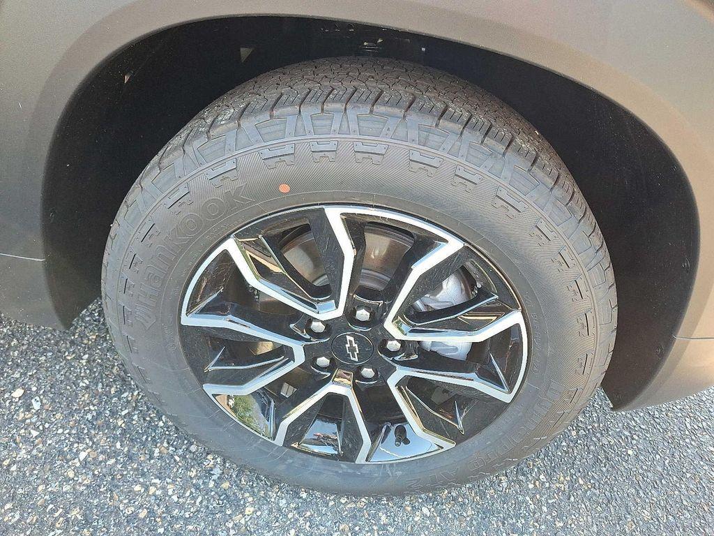 new 2025 Chevrolet TrailBlazer car, priced at $28,523