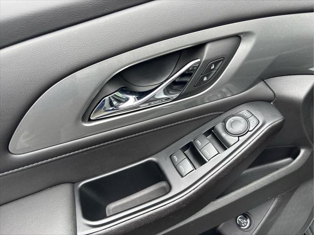 used 2023 Chevrolet Traverse car, priced at $31,933