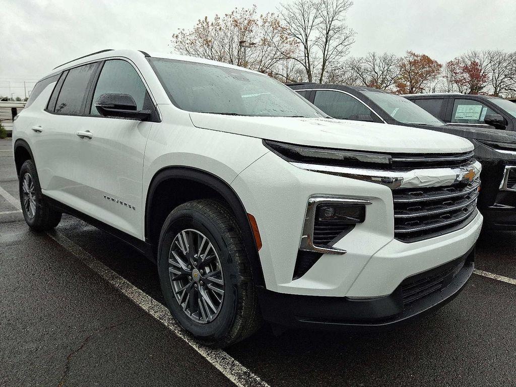 new 2026 Chevrolet Traverse car, priced at $43,208