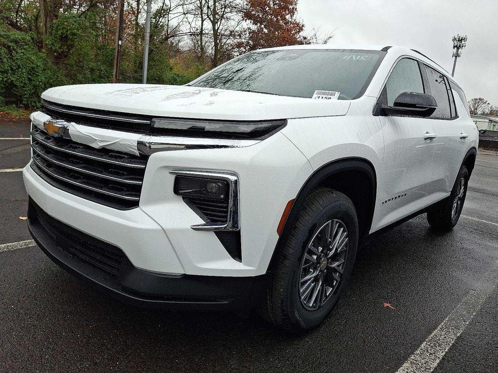 new 2026 Chevrolet Traverse car, priced at $43,208