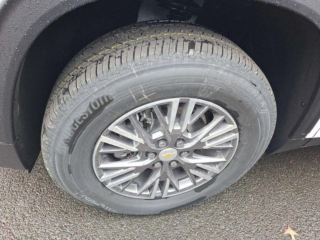 new 2026 Chevrolet Traverse car, priced at $43,208